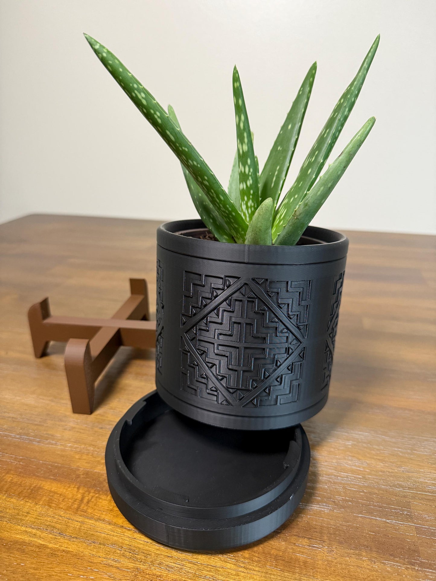 Indoor Planter w/ Stand & Removable Drip Tray - House