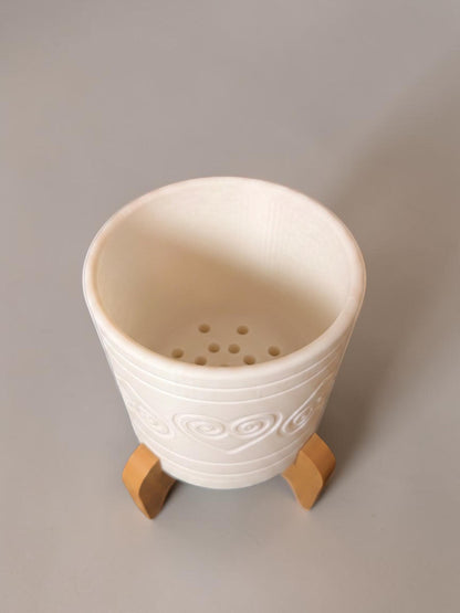 3D Printed Circle Planter w/ Stand & Removable Drip Tray - Heart