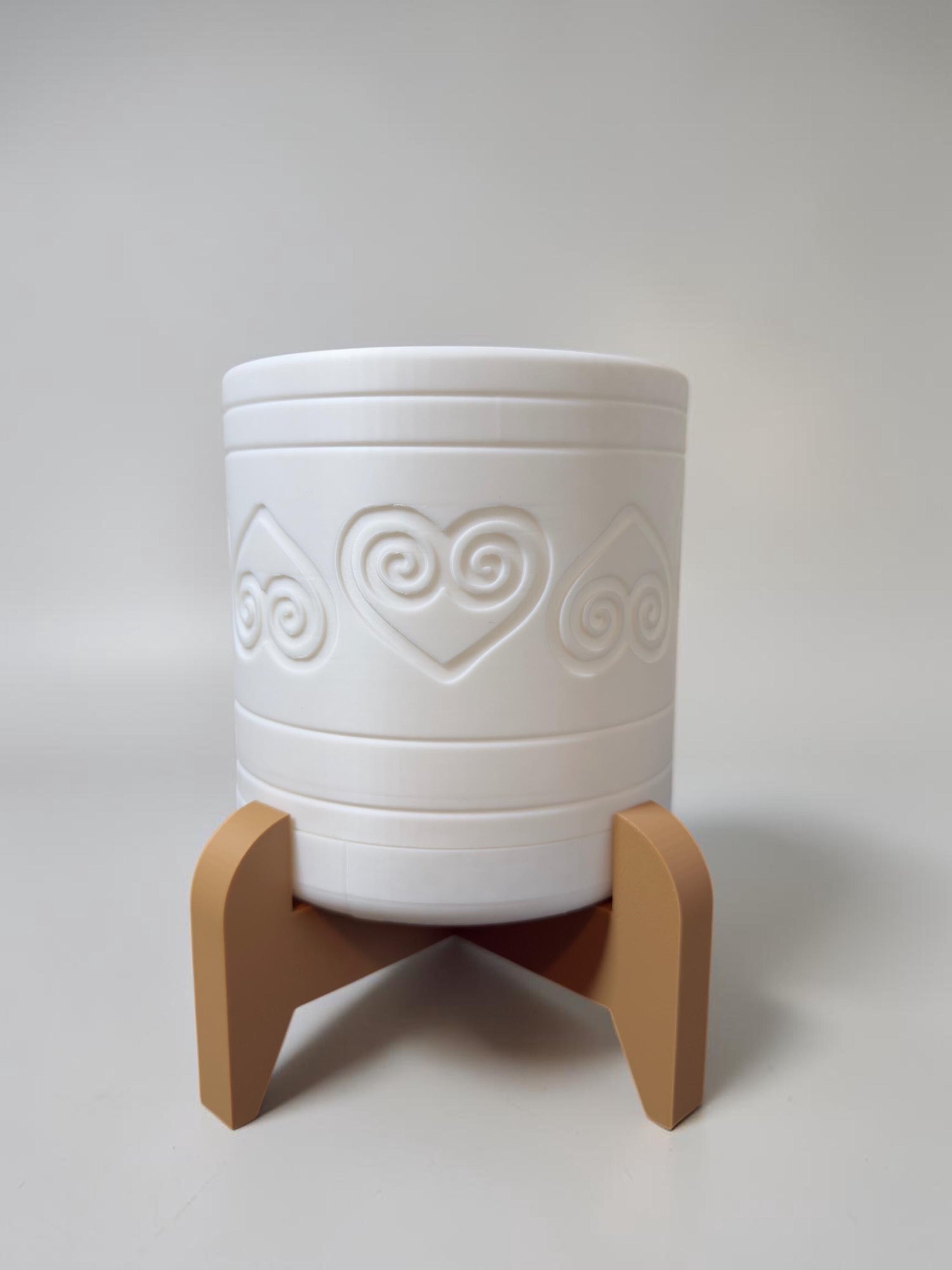 3D Printed Circle Planter w/ Stand & Removable Drip Tray - Heart