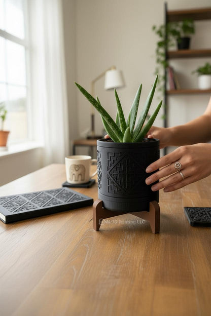 3D Printed Circle Planter w/ Stand & Removable Drip Tray - House