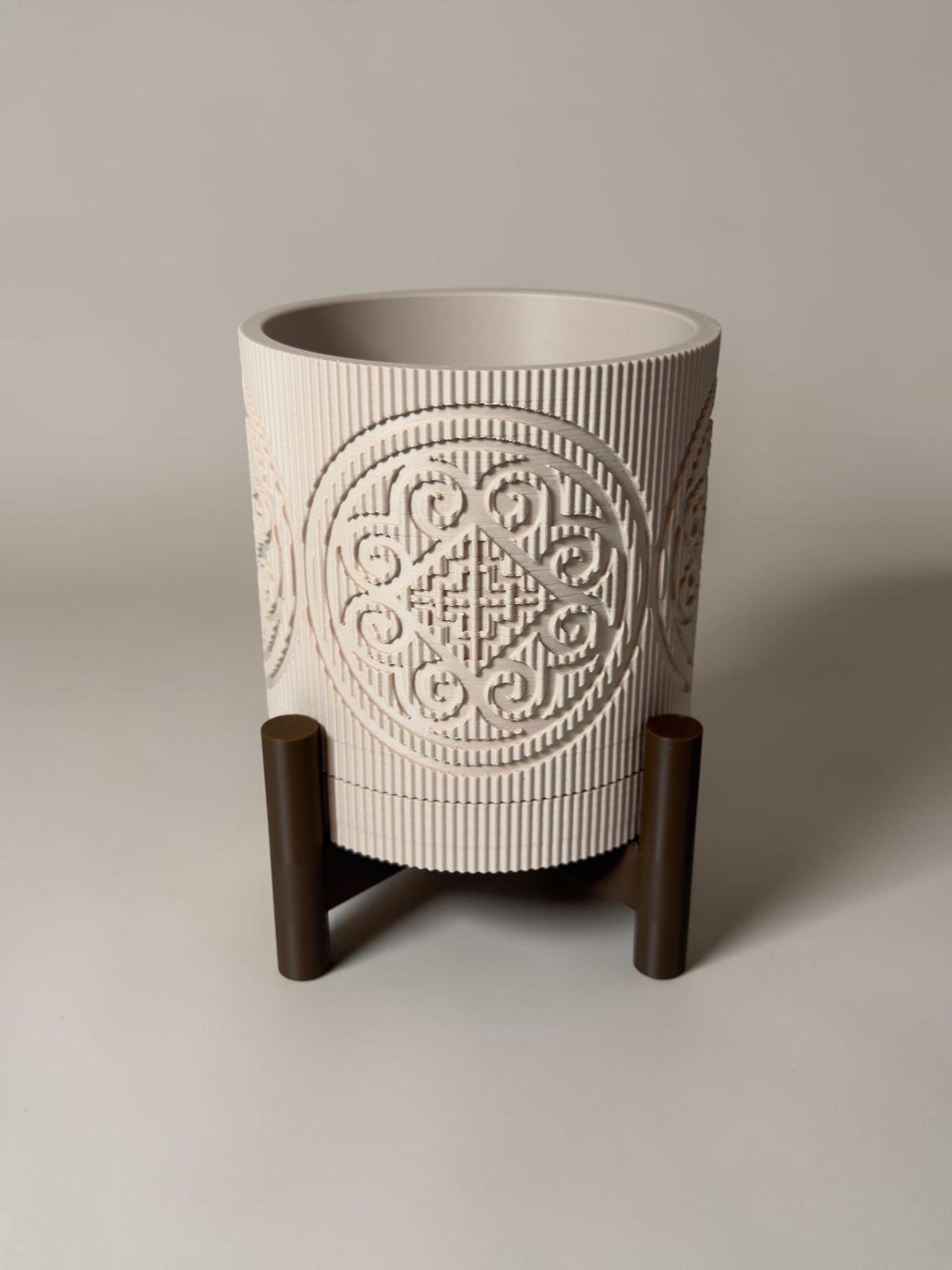 3D Printed Textured Planter w/ Stand & Removable Drip Tray - Elephant Foot in Circle