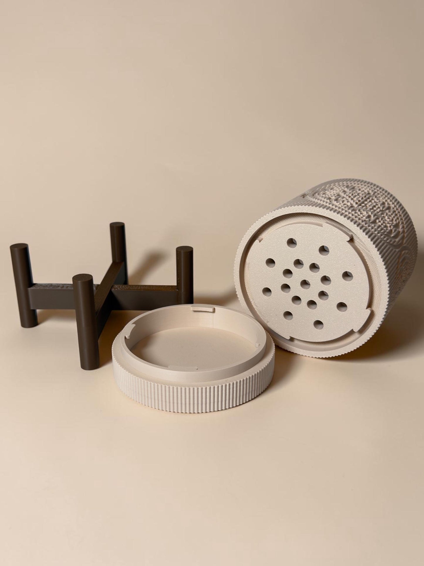 3D Printed Textured Planter w/ Stand & Removable Drip Tray - Elephant Foot in Circle
