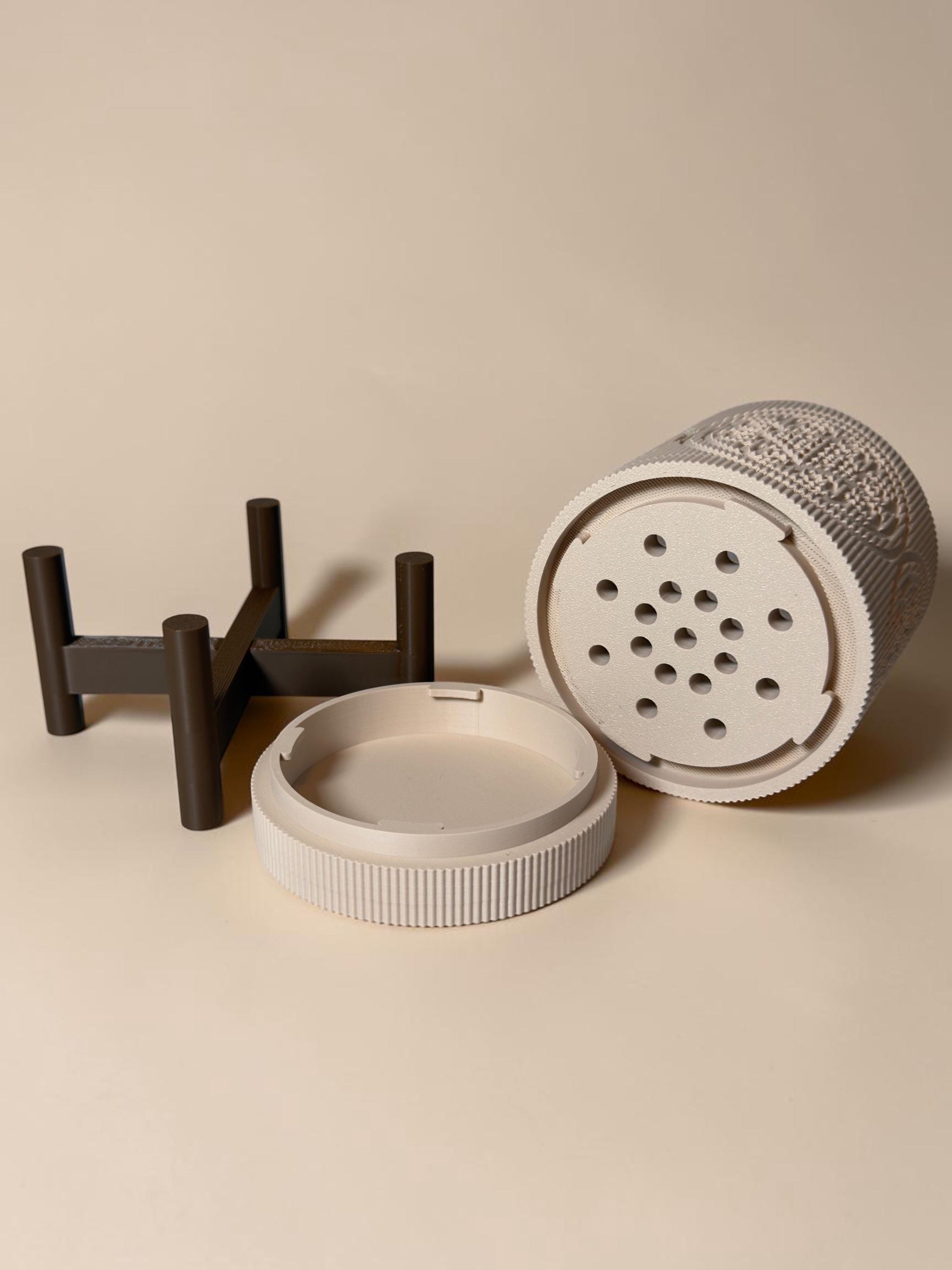 3D Printed Textured Planter w/ Stand & Removable Drip Tray - Elephant Foot in Circle
