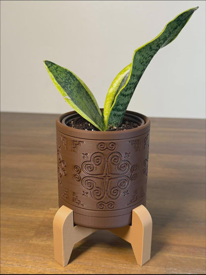 3D Printed Circle Planter w/ Stand & Removable Drip Tray - Heart w/ Snail