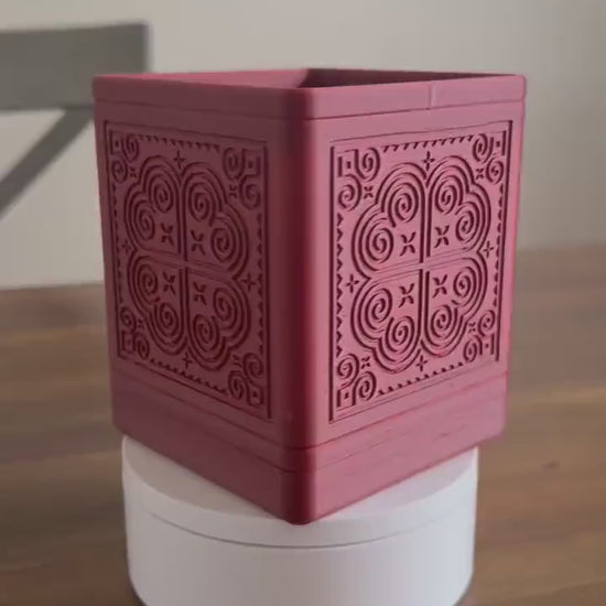 3D Printed Square Planter w/ Stand & Removable Drip Tray - Hearts in Elephant Foot
