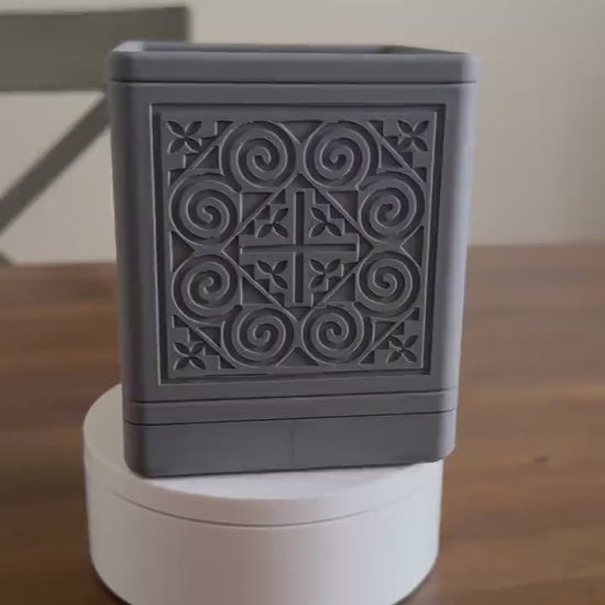 3D Printed Square Planter w/ Stand & Removable Drip Tray - Snail in Elephant Foot